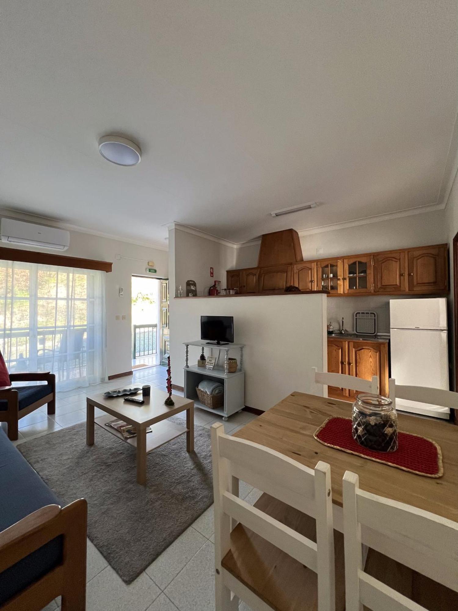 Appartement Encosta Do Sol à Canas de Senhorim Extérieur photo